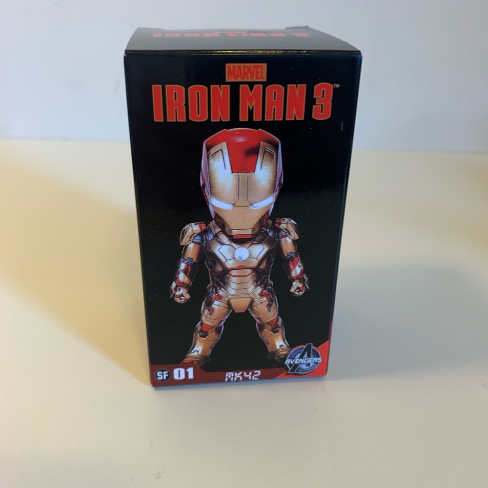 Marvel Iron Man 3 Collectible Figure - Red and Gold MK 42